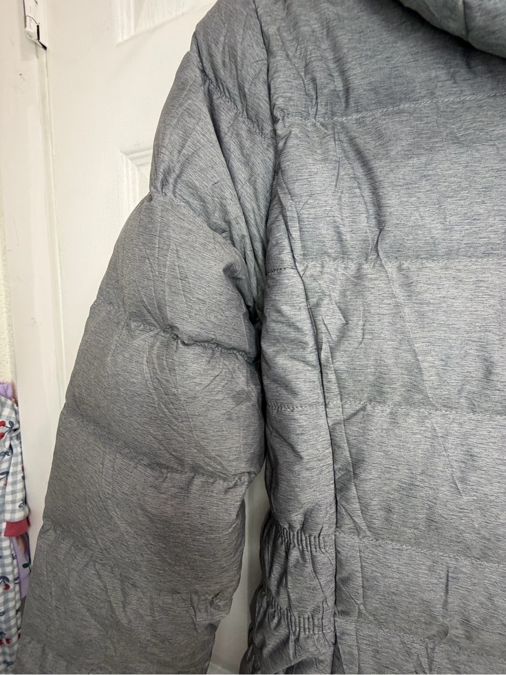 The North Face Women's Gray Quilted Hooded Puffer Coat - Picture 13 of 16